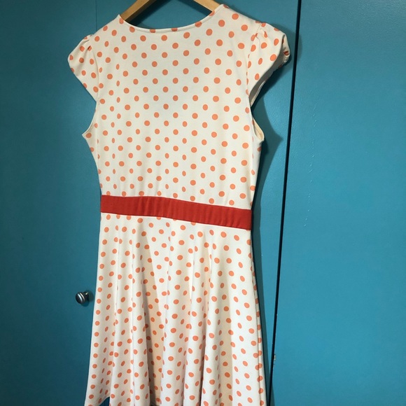 Vintage inspired polka dot dress with full skirt. - Picture 2 of 4